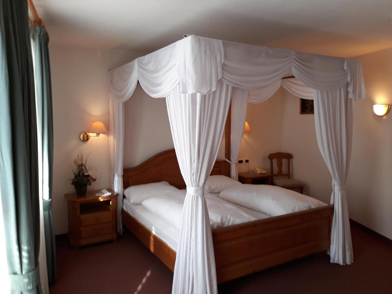 Hotel Larch Campo di Trens Exterior photo